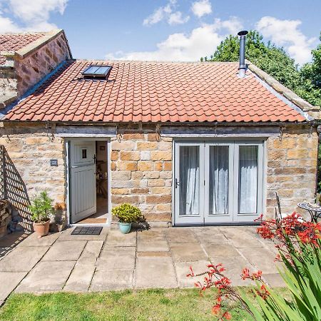 Cottage Anton Fylingdales Bagian luar foto