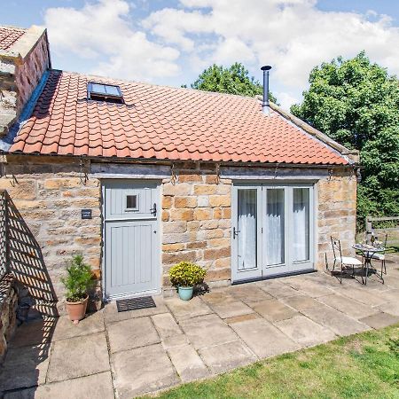 Cottage Anton Fylingdales Bagian luar foto