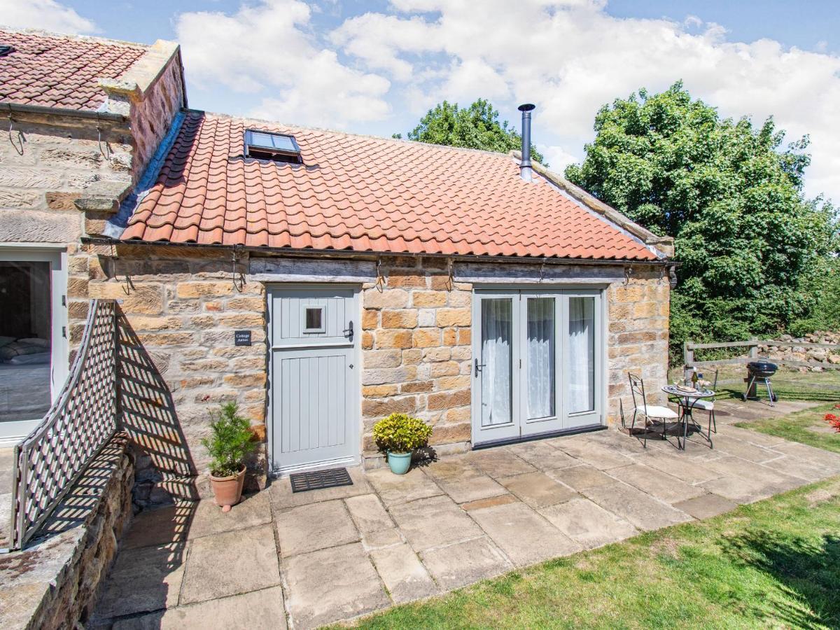 Cottage Anton Fylingdales Bagian luar foto