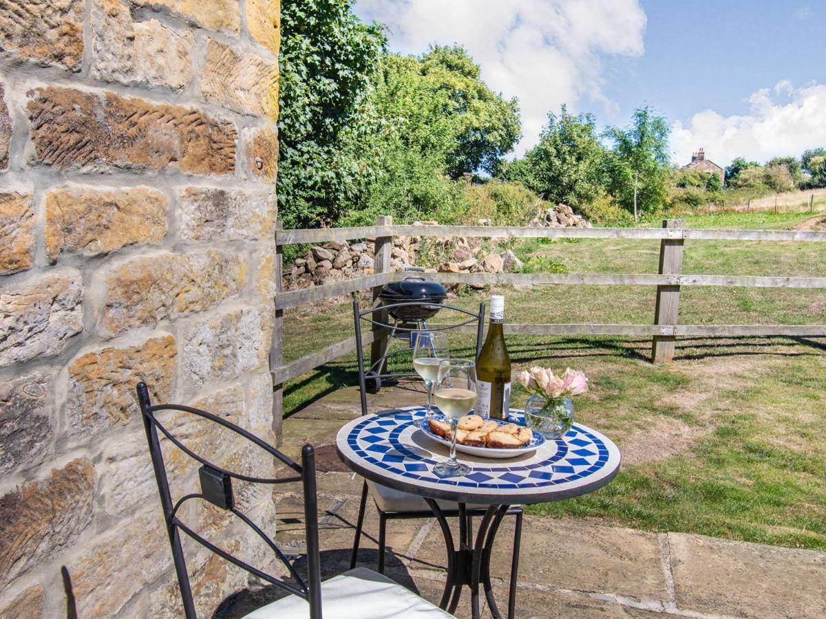 Cottage Anton Fylingdales Bagian luar foto
